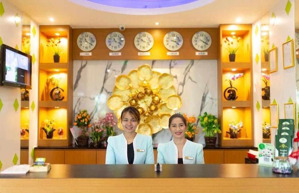 Lucky Green View Bangkok Bagian luar foto