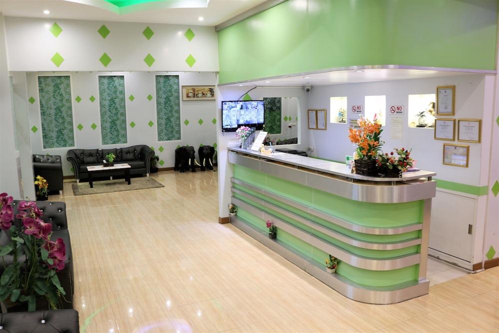 Lucky Green View Bangkok Bagian luar foto