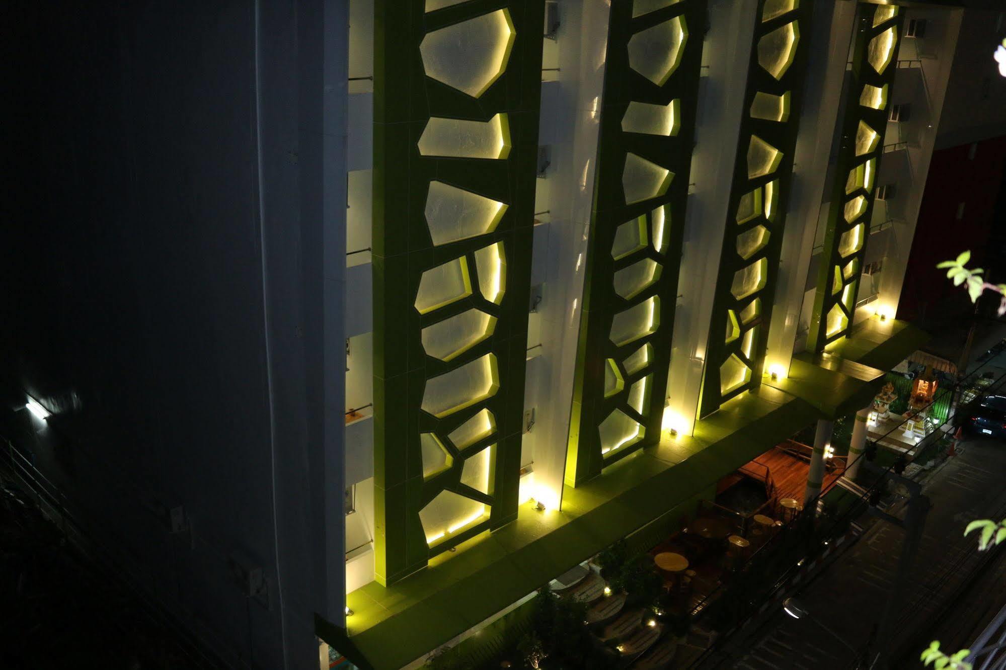 Lucky Green View Bangkok Bagian luar foto