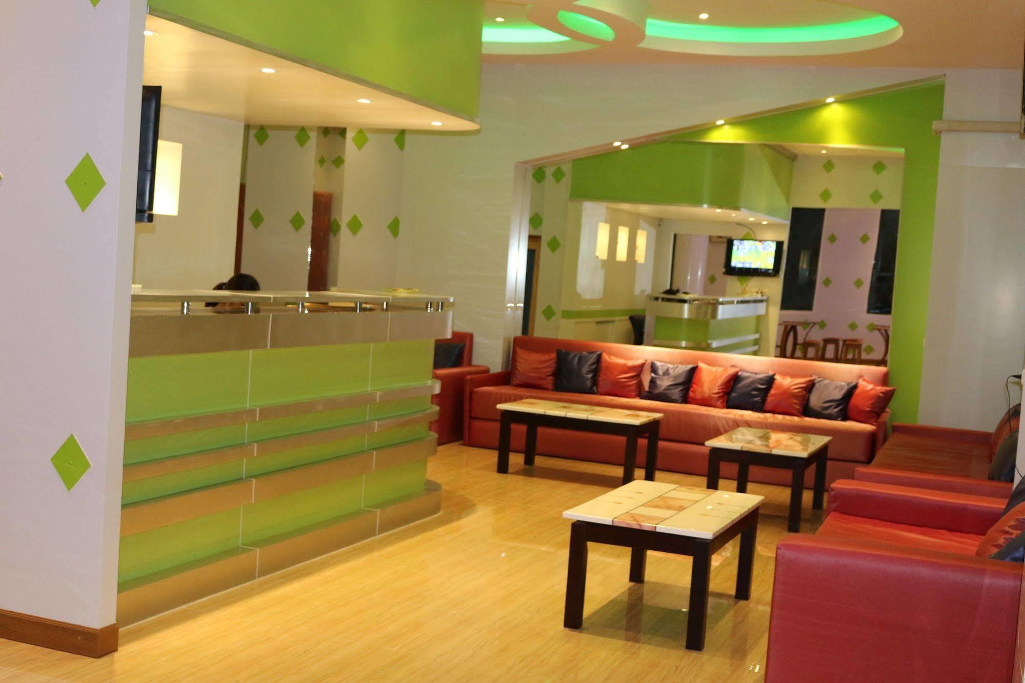 Lucky Green View Bangkok Bagian luar foto